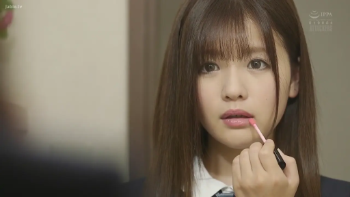 室内 · 自然 · 面部特写 · JK制服 · 长发 · 正面 · 涂抹口红 · 唇釉