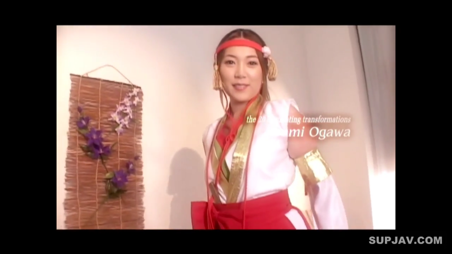 格子衬衫 · 室内 · 舌头 · 专注 · 脸部特写 · 正面 · 吐舌