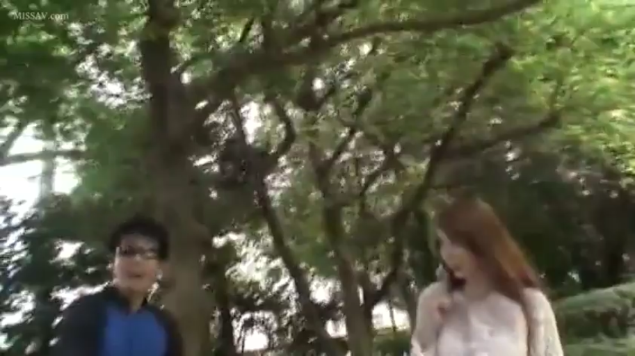 开腿 · 性交 · 马赛克 · 迷离 · 全景 · 内衣 · 房间 · 椅子