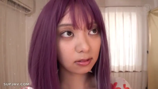 Indoor · Close-up of the face · 紫色假发 · Calm and natural · 白色碎花上衣 · 侧头望向一侧