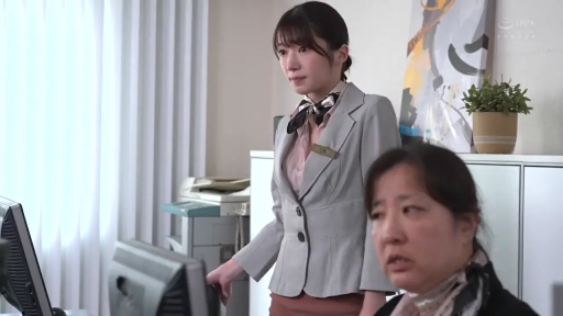 严肃 · 办公室 · 站立 · 职业装 · 上半身 · 打印机 · 工作 · OL职场