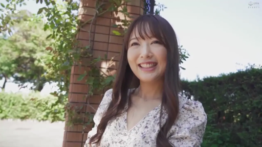 全裸 · 陶醉 · 全景 · 沙发 · 客厅 · 多人 · 群交 · 躺卧