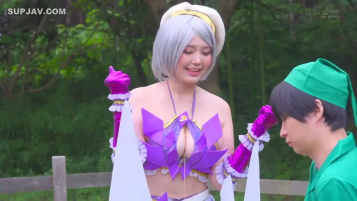 露乳 · 站立 · 微笑 · 上半身 · 互动 · 公园 · Cosplay服 · 栅栏