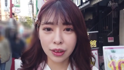 顔部のクローズアップ · 白色衬衫 · 街道 · 注视镜头 · 正面 · ヘアピン · 微かに口を開く · 街拍