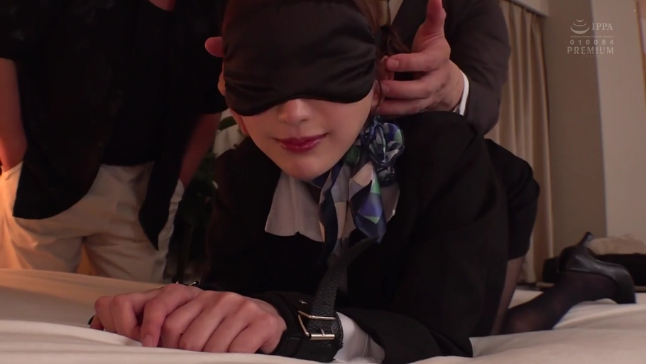 寝室 · ストッキング · 跪爬 · 眼罩 · 渇望 · 调教 · 頭部 · OL套装