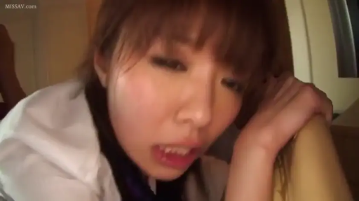 室内 · 俯身 · 脸部特写 · 白衬衫