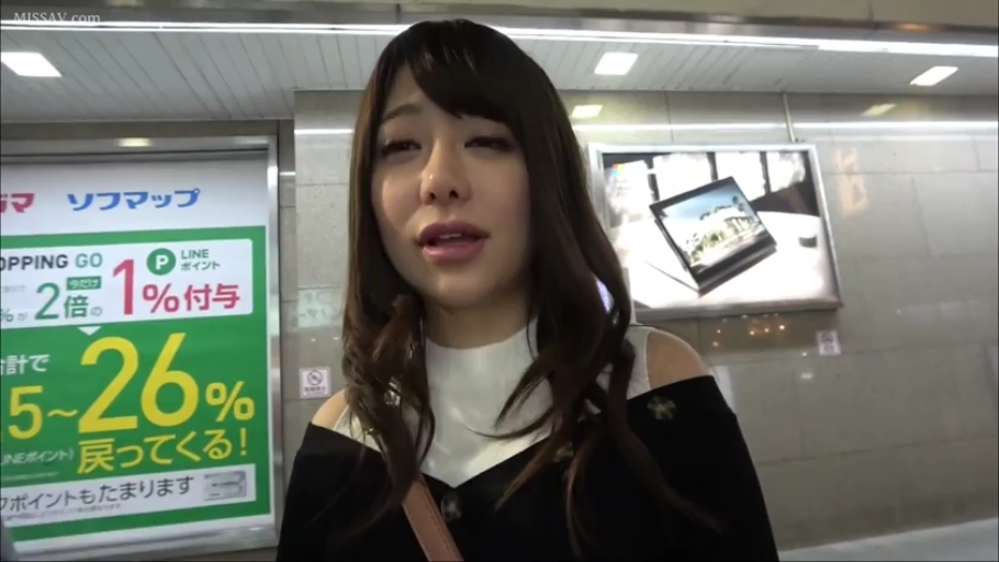 室内 · 露乳 · 俯身 · 专注 · 胸部特写 · 白衬衫 · 含弄 · 领带
