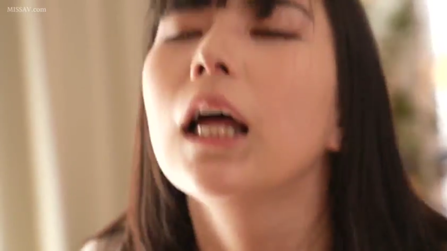 Indoor · sexual intercourse · Ecstasy · 面部特写 · Tilt head back · Everyday clothing · 成人视频截图