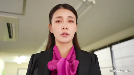 顔のクローズアップ · 凝視 · 職場正装 · 冷酷 · 正面に立って · 室内背景 · 红眼特效