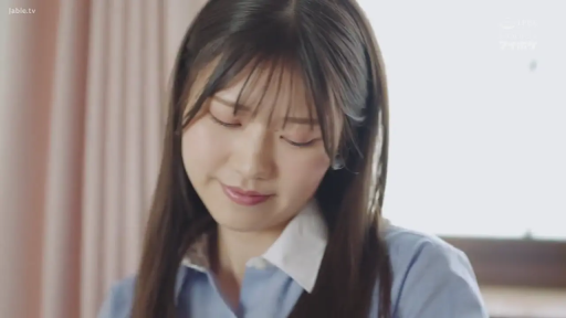 Indoor · 面部 · shy · Curtain · 长发 · 静止 · 蓝色衬衫 · 低头姿势