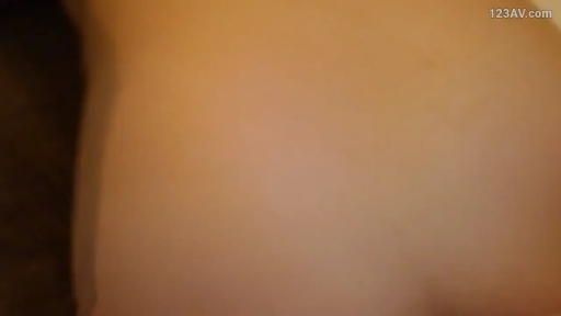 室内 · 全裸 · 展示 · お尻 · うつ伏せ · 皮膚特写