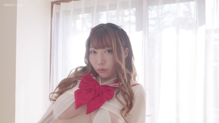 室内 · 坐姿 · 口交 · 闭眼 · 面部特写 · 局部打码 · 白T恤