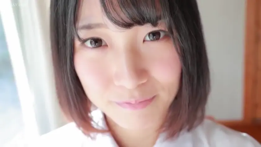 室內 · 面部 · 白襯衫 · 微笑 · 注視 · 正对镜头 · 清纯感