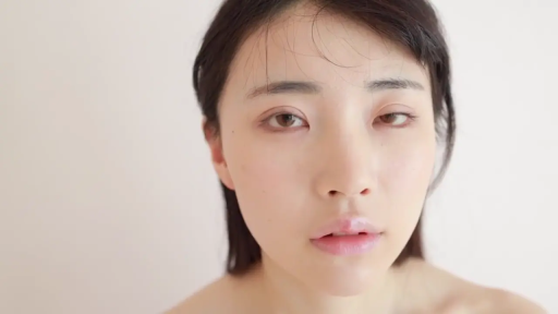 室内 · 脸部特写 · 全裸 · 正面 · 亚洲女性 · 阿嘿颜