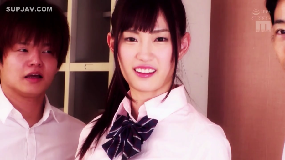 室内 · 交谈 · 站立 · 微笑 · 面部特写 · JK制服 · 蝴蝶结 · 日本AV