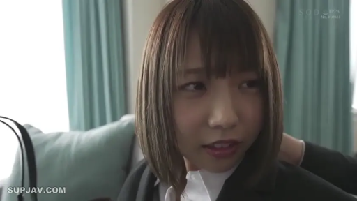 室内 · 脸部 · 职业西装 · 注视 · 期待 · 清纯系 · 侧头