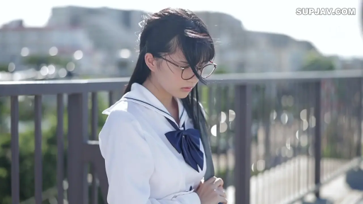 站姿 · 半身 · 户外 · 水手服