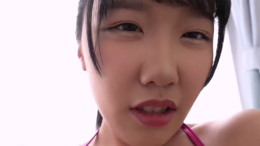 室内 · 顔部のクローズアップ · 粉色比基尼