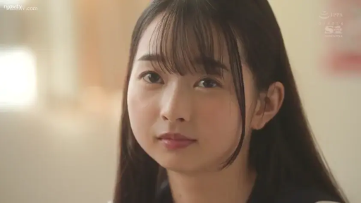 室内 · 面部 · 对视 · 正面 · 学生装 · 恬静 · 人像