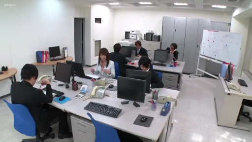 坐姿 · 办公室 · 桌椅 · 职业装 · 办公 · 专业 · 多人场景