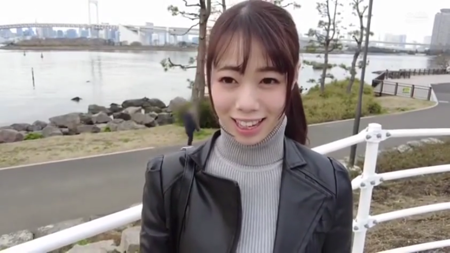 性交 · 全裸 · 卧室 · 局部马赛克 · 中景 · 陶醉 · 床 · 女上位