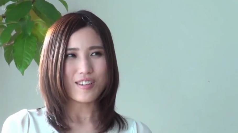 沙发 · 开腿 · 全裸 · 沙发 · 水印广告 · 多人性行为 · 迷茫
