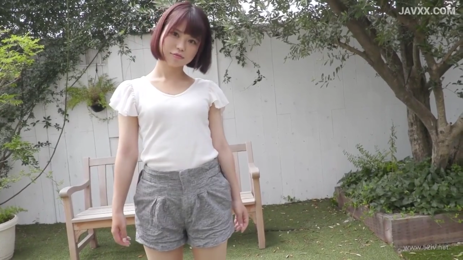 骑乘位 · 卧室 · 中景 · 性爱 · 微笑 · 床 · 制服诱惑 · 水手服