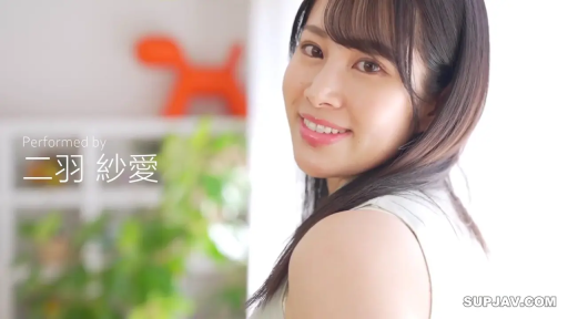 室内 · 顔 · 回眸 · 微笑 · 对视 · 长发 · 无袖上衣 · 置物