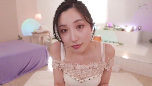 脸部特写 · 卧室 · 身体前倾 · 蕾丝吊带裙