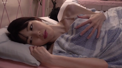 Bedroom · Hazy · pillow · 成人内容 · 近景 · 抚摸 · 卧姿 · 浴巾遮挡