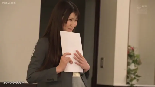 办公室 · 站立 · 微笑 · 半身 · ビジネススーツ · OL · 文件 · 持纸