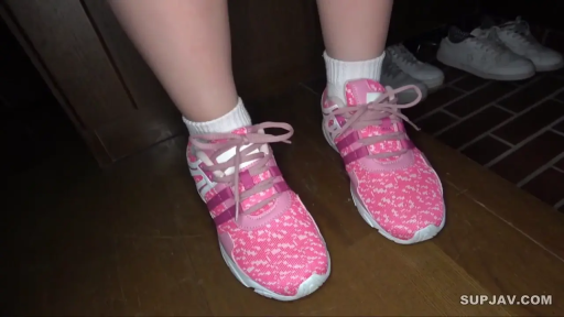 Indoor · Stand · Display · Leg · 脚部 · 粉色运动鞋 · Sneakers