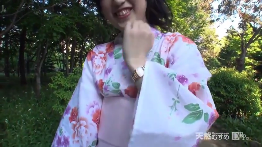 脸部 · 站姿 · 户外 · 和服