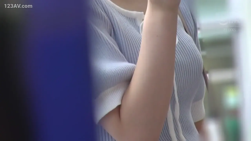 室内 · 脸部特写 · 妩媚 · 常服 · 吐舌 · 舌头 · 侧颜