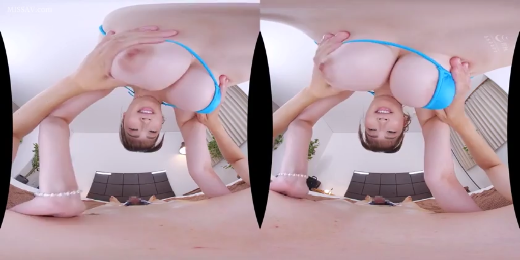 室内 · 揉乳 · 微笑 · 跨坐 · 乳房特写 · 蓝色比基尼 · 脚链