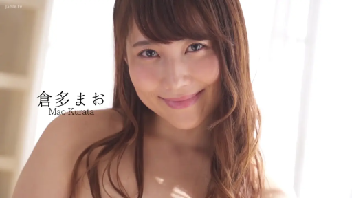 室内 · 字幕 · 微笑 · 面部特写 · 注视镜头 · 长发 · 裸露 · 微侧头