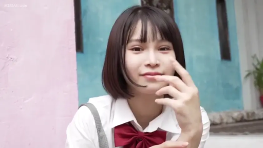 坐姿 · 脸部 · 甜美 · 面对镜头 · JK制服 · 户外 · 短发