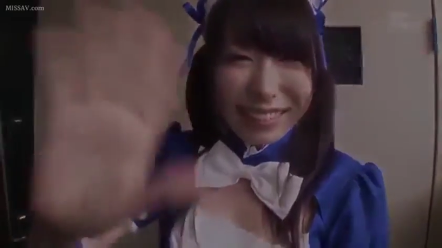 室内 · 脸部特写 · 站立 · 微笑 · 蝴蝶结 · 亚洲女性 · 蓝色女仆装 · 挥手招呼