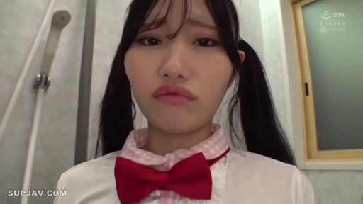 脸部 · 委屈 · 浴室 · 站立 · 制服 · 注视 · 花洒 · 双马尾