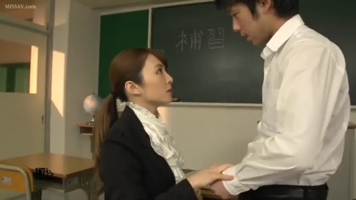 教室 · 集中 · 中景 · ビジネススーツ · 对视 · 仰頭 · 黑板 · 教师