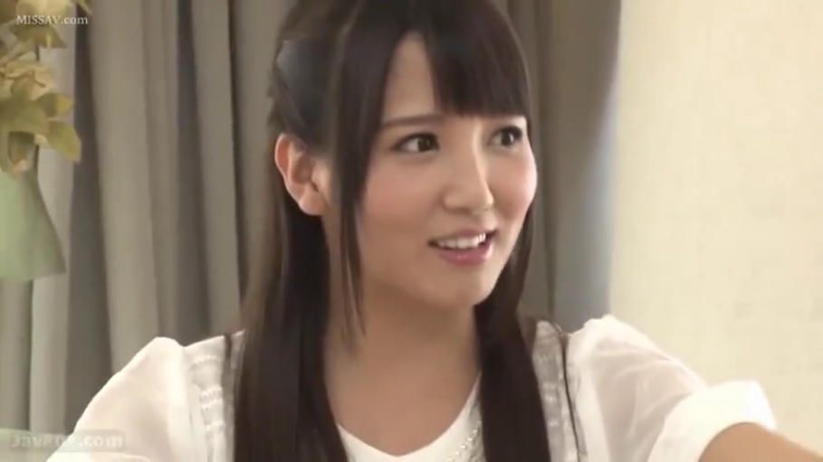 室内 · 俯身 · 脸部特写 · 陶醉 · 长发 · 接受口交 · 深色居家服