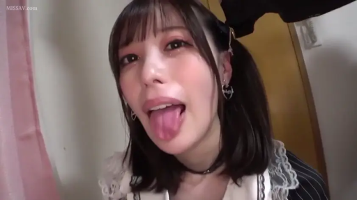 室内 · 脸部特写 · 诱惑 · 女仆装 · 亚洲人 · 抬头 · 项圈 · 吐舌