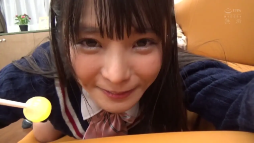 室内 · 俯身 · 微笑 · 面部特写 · POV视角 · JK制服 · 棒棒糖 · 持棒棒糖