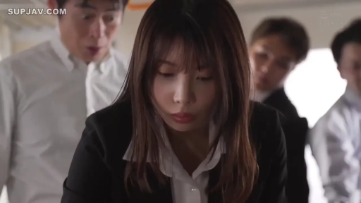 严肃 · 面部 · 办公室 · 站姿 · 注视 · 西装 · 痴汉题材