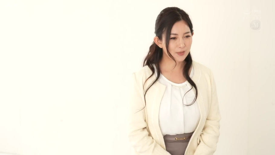 口交 · 口交 · 跪姿 · 和服 · 牛 · 牛棚 · 面部侧面 · 户外色情
