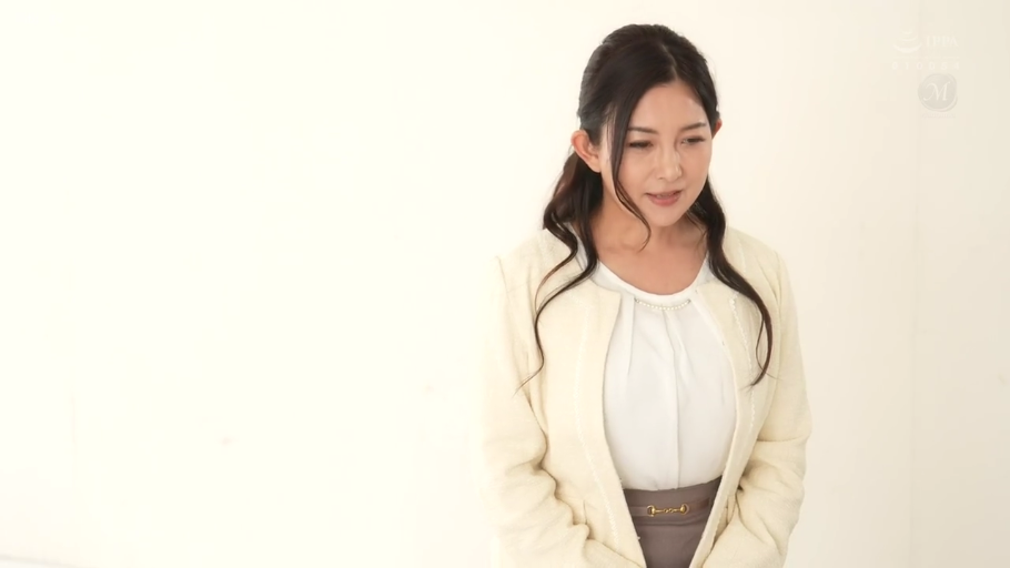 性交 · 胸部 · 全裸 · 快感 · 成人内容 · 更衣室 · 储物柜 · 站立式