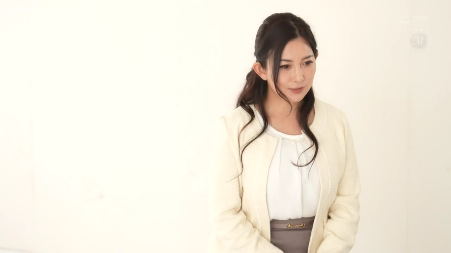 室内 · 俯身 · 张口 · 面部特写 · 舔舐 · 泳装 · 挂绳 · 乳头调情