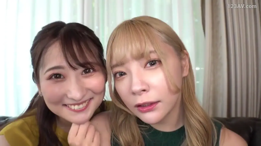 室內 · 臉部特寫 · 休闲服