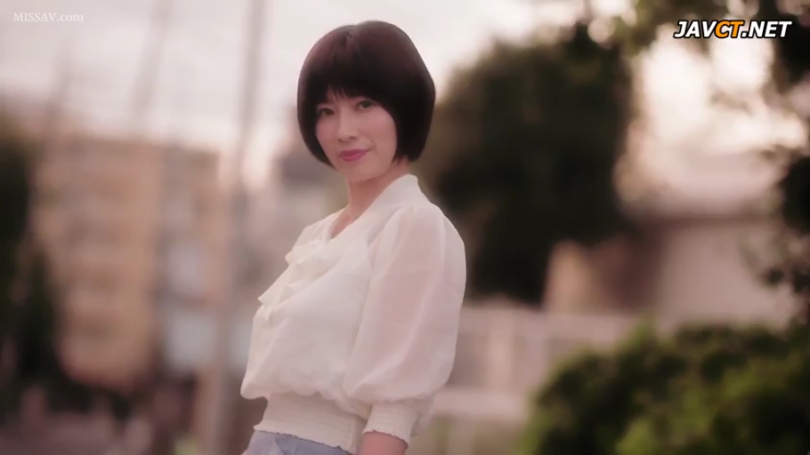 中景 · 屋外 · 白色雪纺衫