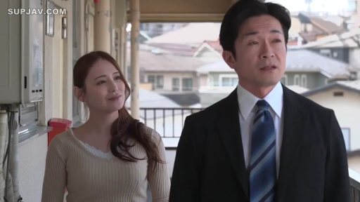 交谈 · 微笑 · 半身 · 邻居 · 西装 · 公寓走廊 · 并肩站立